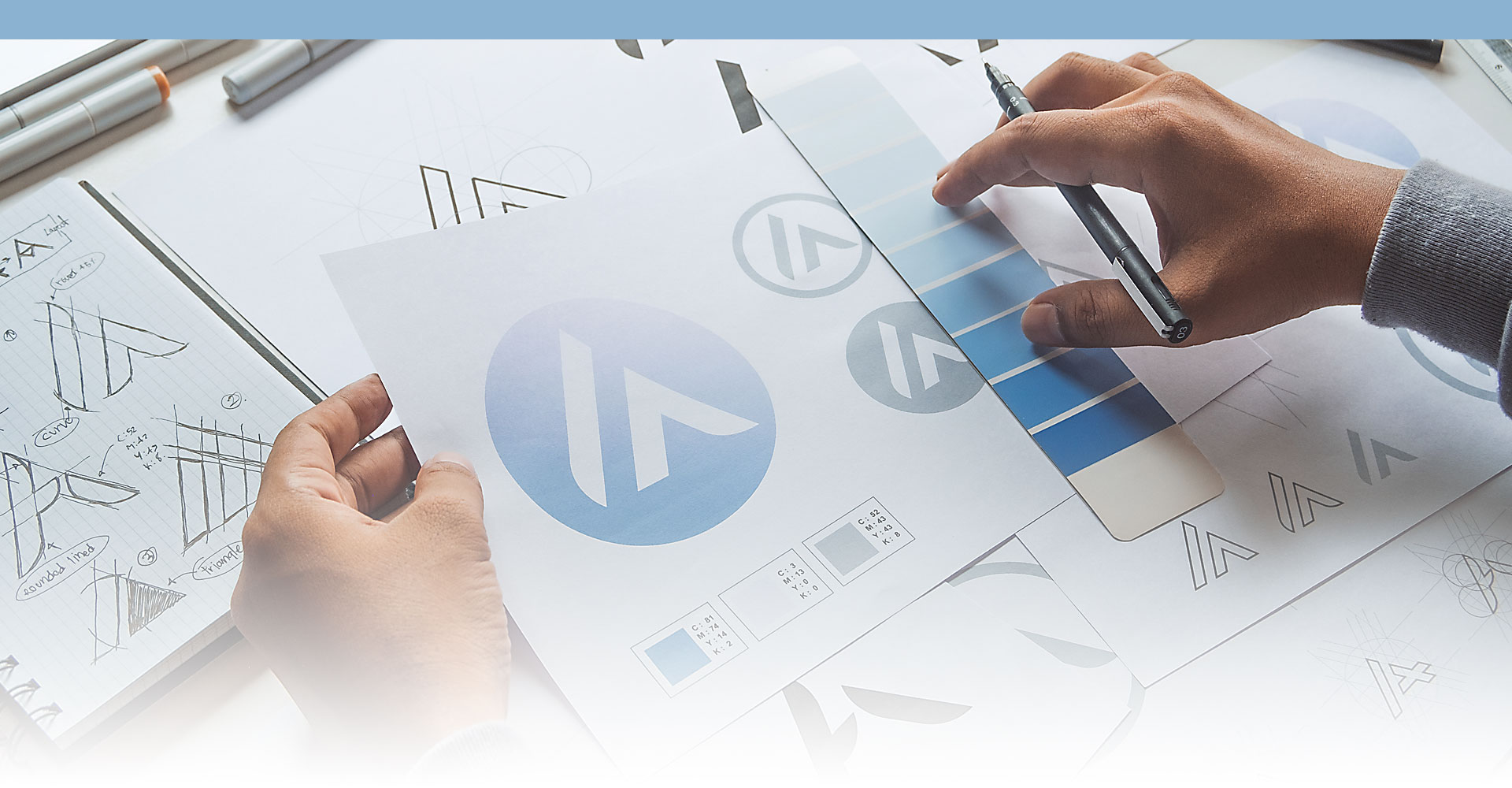 Header Pfleghar Medien, Logo-Entwicklung